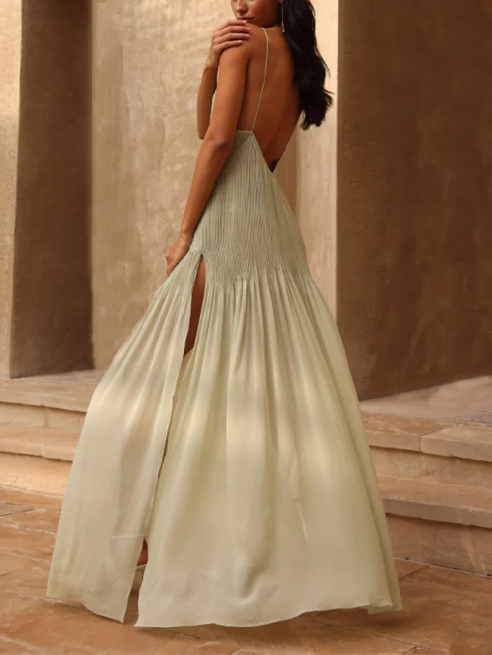 Chic Maxi Dress with Pleats and Slits