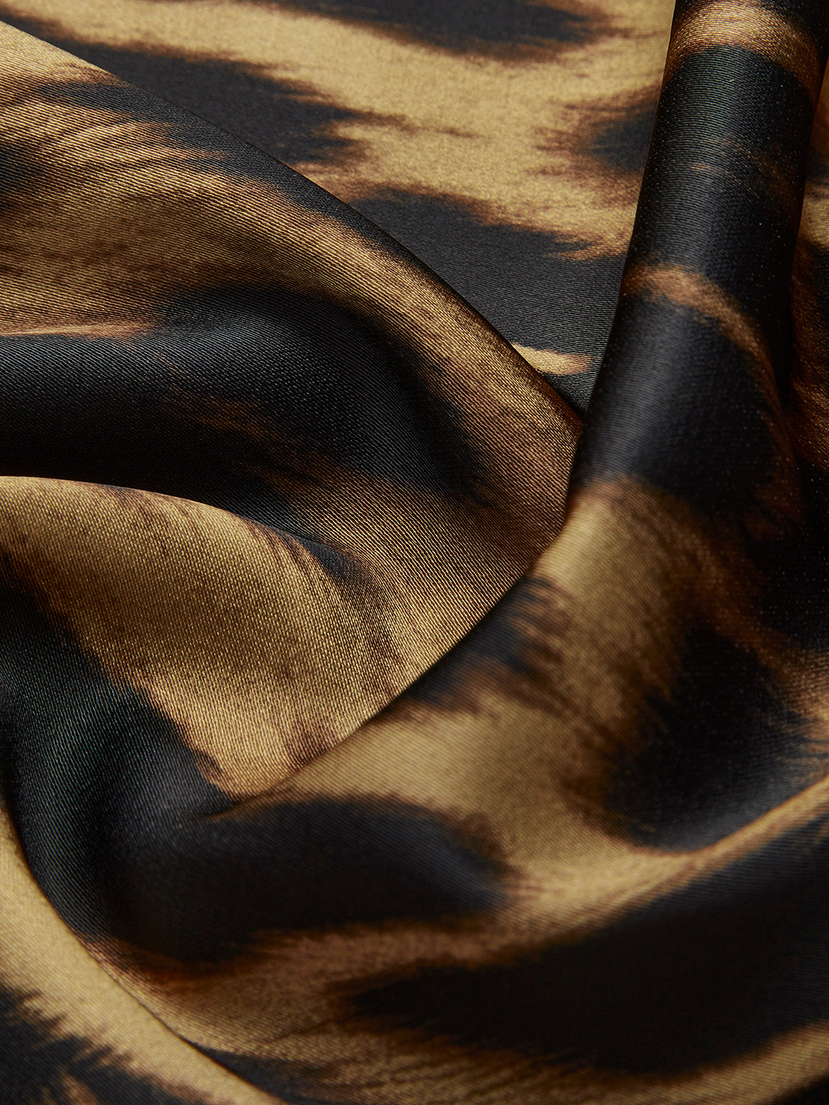 Slim Fit Maxi Skirt with Leopardprint