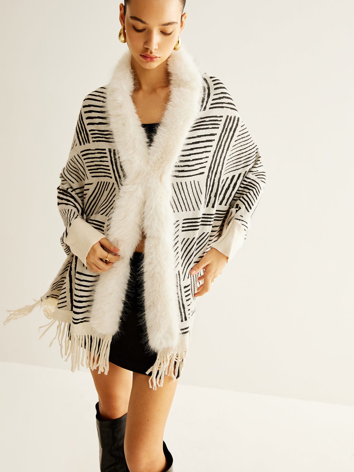 Saar Oversized Kimono Jacket | Fringe Hem Geometric Jacket