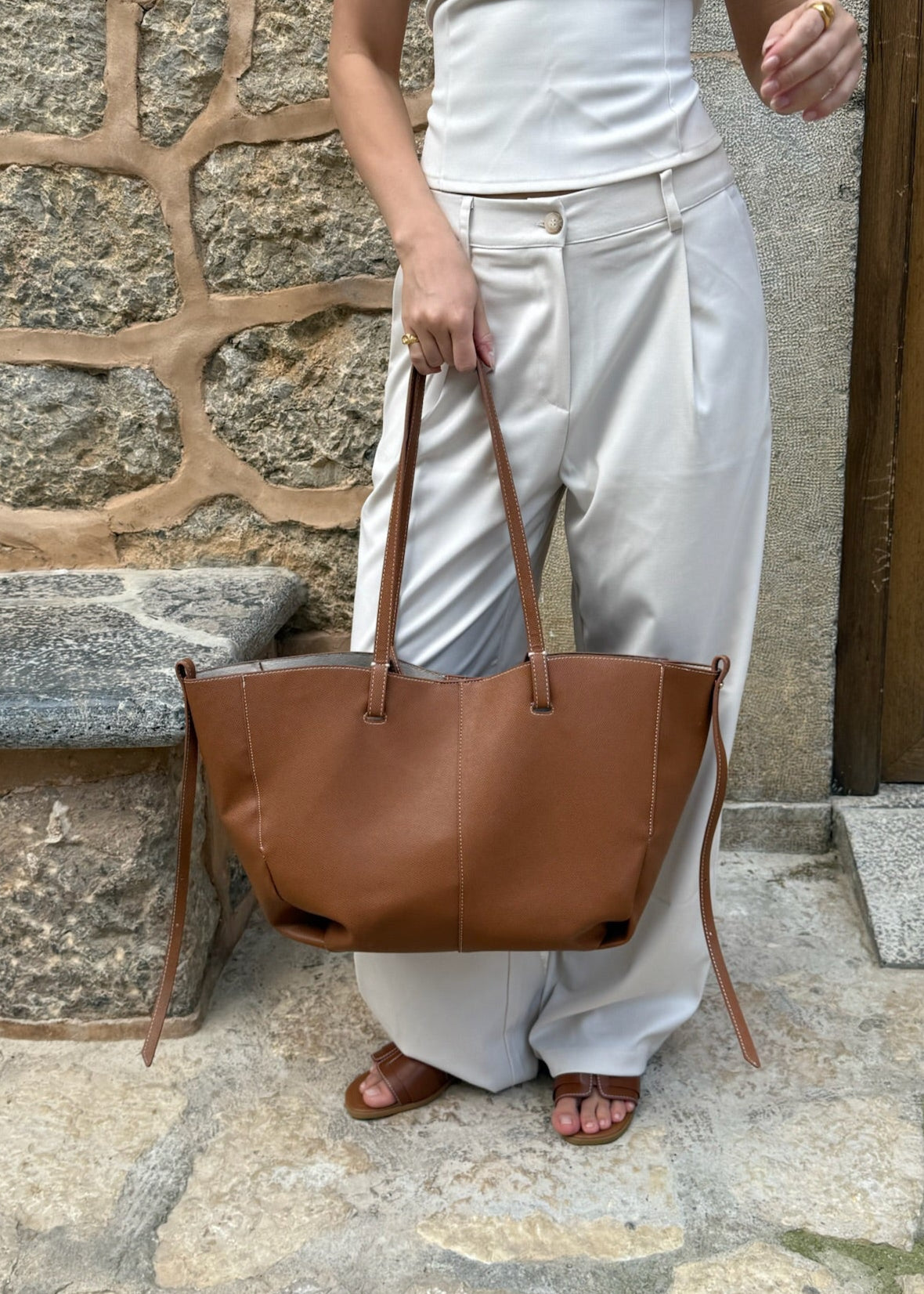 Elegant Taske Handbag Camel for women