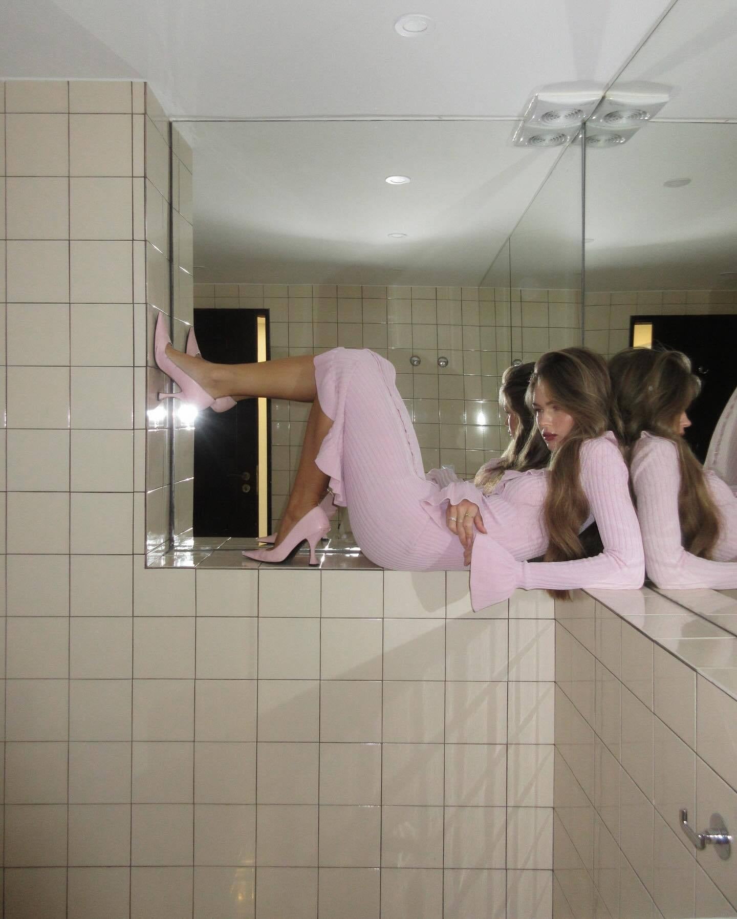 Elegant Knitted Midi Dress for Women