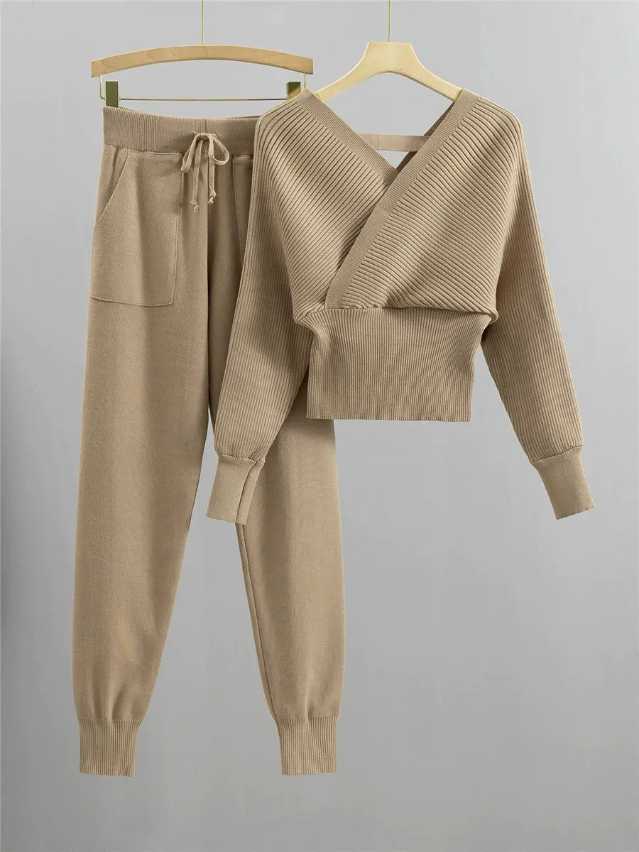 Women's Two-Piece Set – Ribbed Wrap Top – Slim Fit – Tapered Jogging Pants