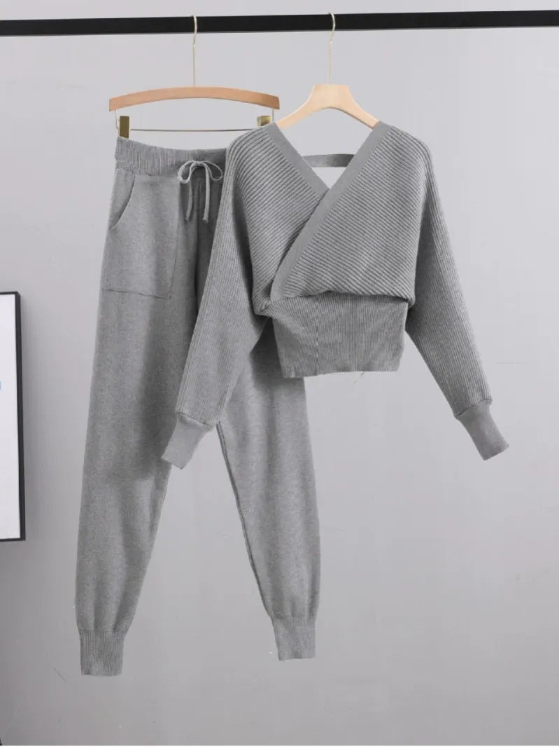 Women's Two-Piece Set – Ribbed Wrap Top – Slim Fit – Tapered Jogging Pants