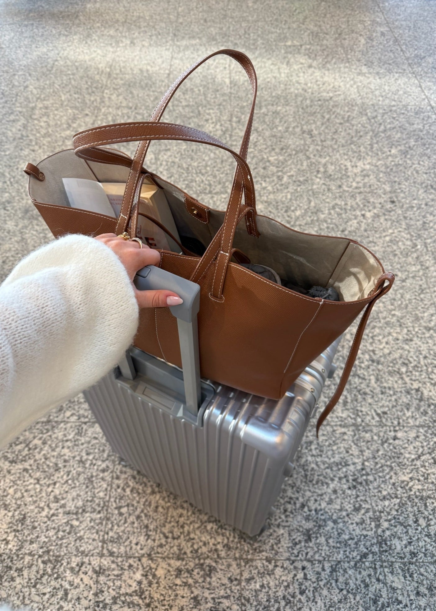 Elegant Taske Handbag Camel for women