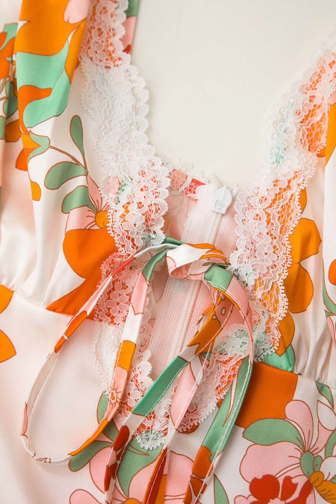 Maxi-jurk met bloemen en kant