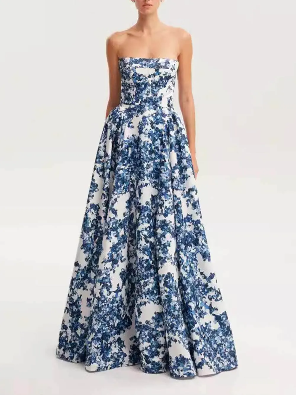 Exquise bloemenjurk ontworpen voor dames.