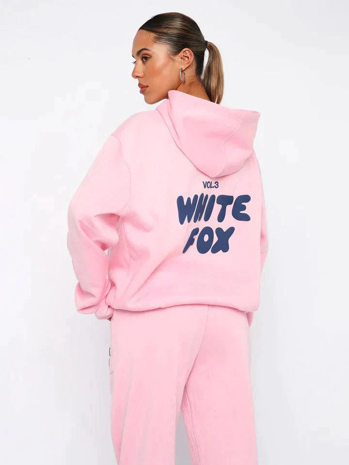 Olivia – Luxe White Fox Trainingspak voor Dames