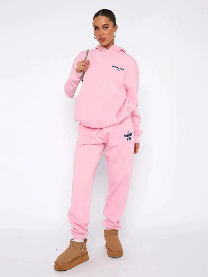 Olivia – Luxe White Fox Trainingspak voor Dames