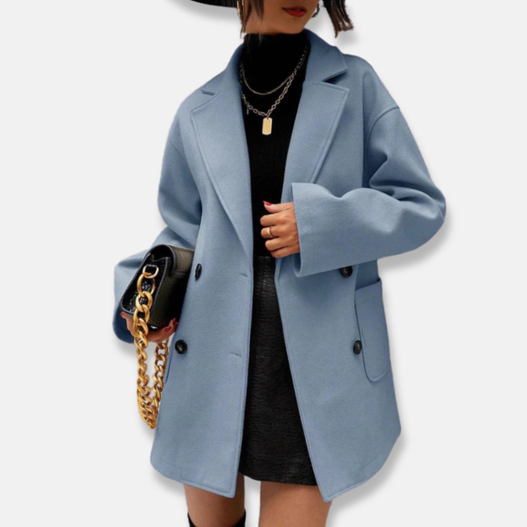 Women's coat – Wool – Relaxed fit – Double button closure – Notched collar – Length to mid-thigh