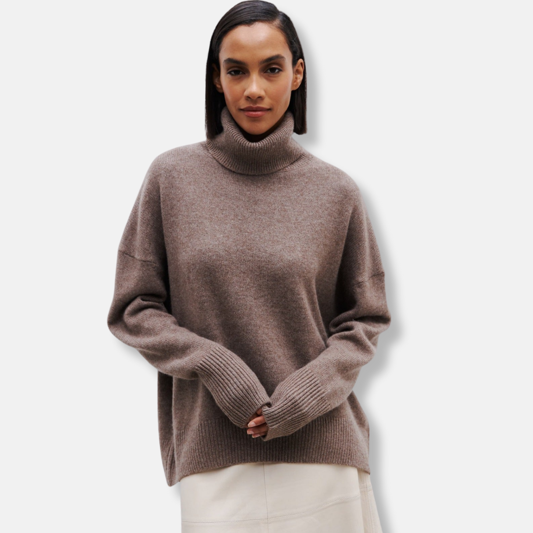 Women's Sweater - Fine Knit - Oversized - Turtleneck - Long Sleeves