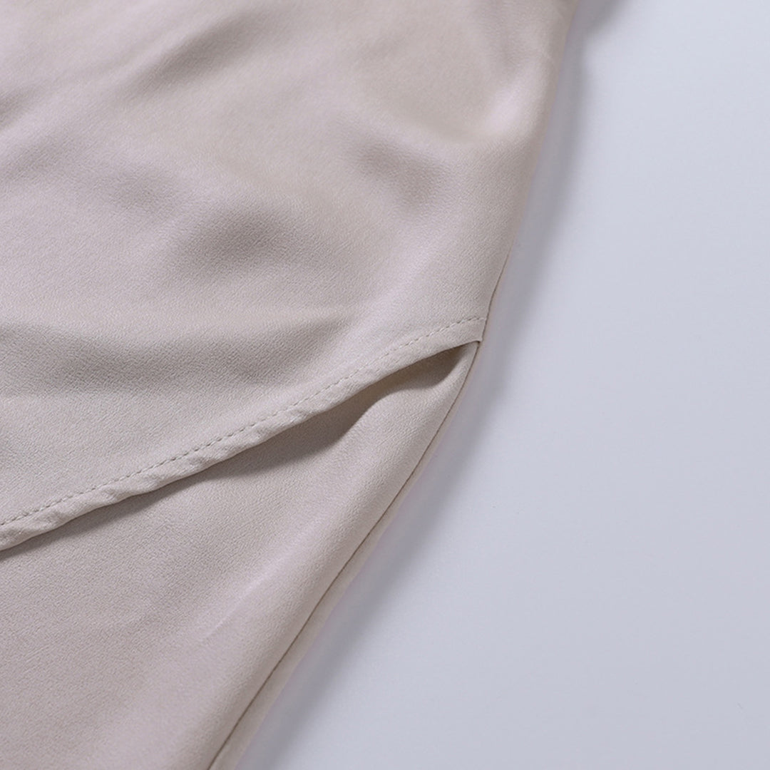 elegante satijnen jurk met split voor dames