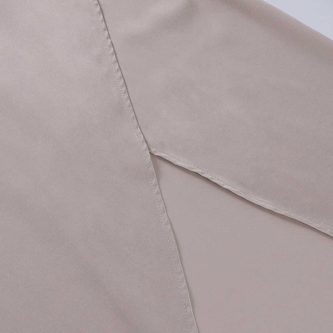 elegante satijnen jurk met split voor dames