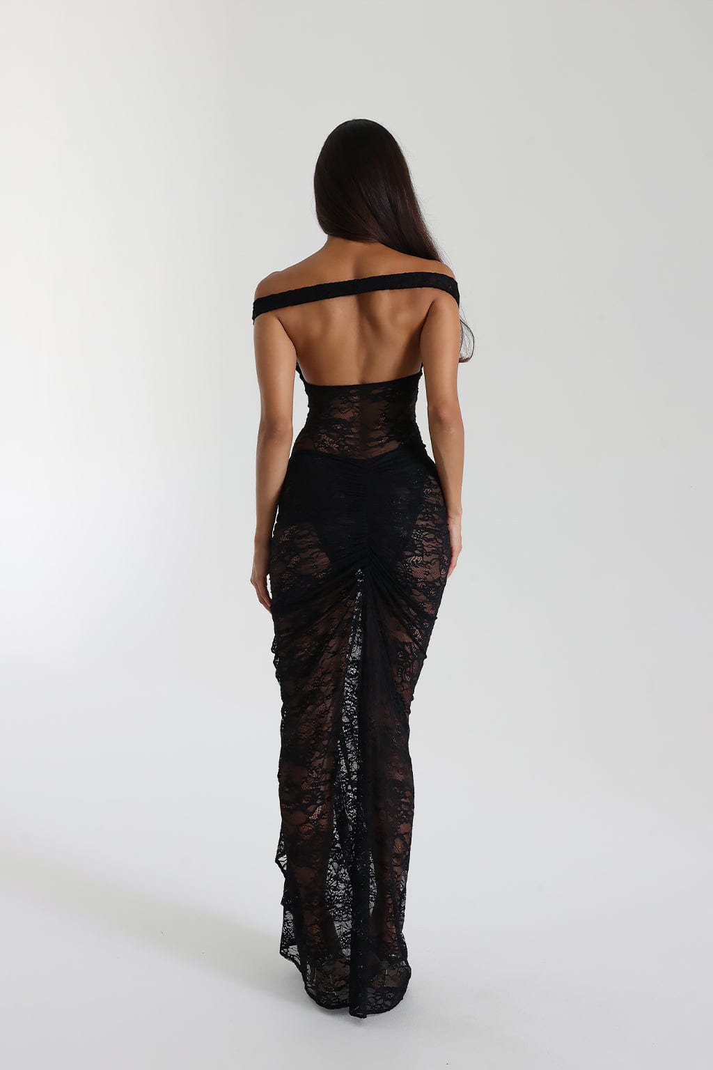 Off-shoulder kanten jurk met verfijnde details