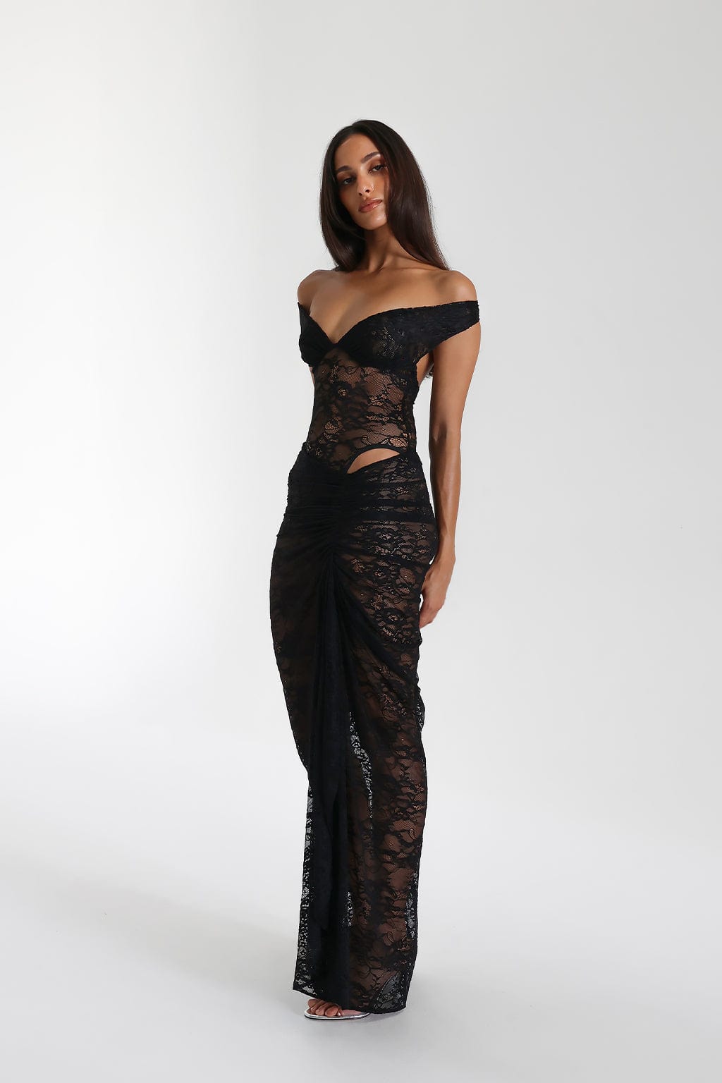 Off-shoulder kanten jurk met verfijnde details