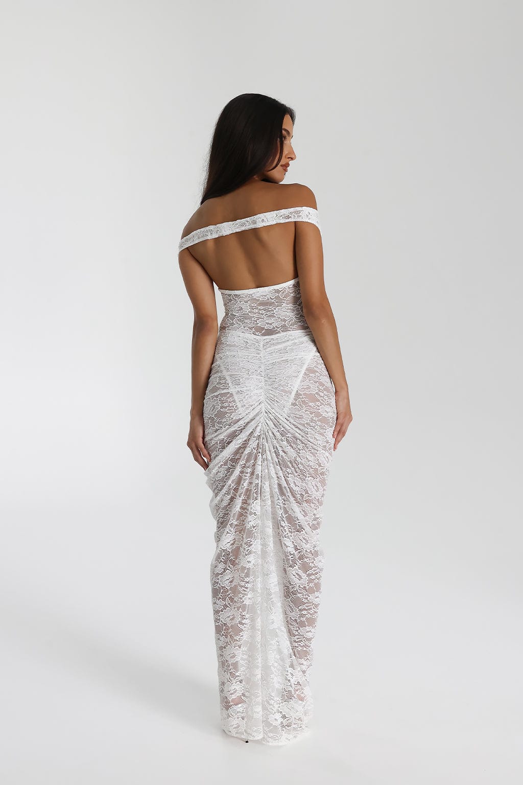 Off-shoulder kanten jurk met verfijnde details