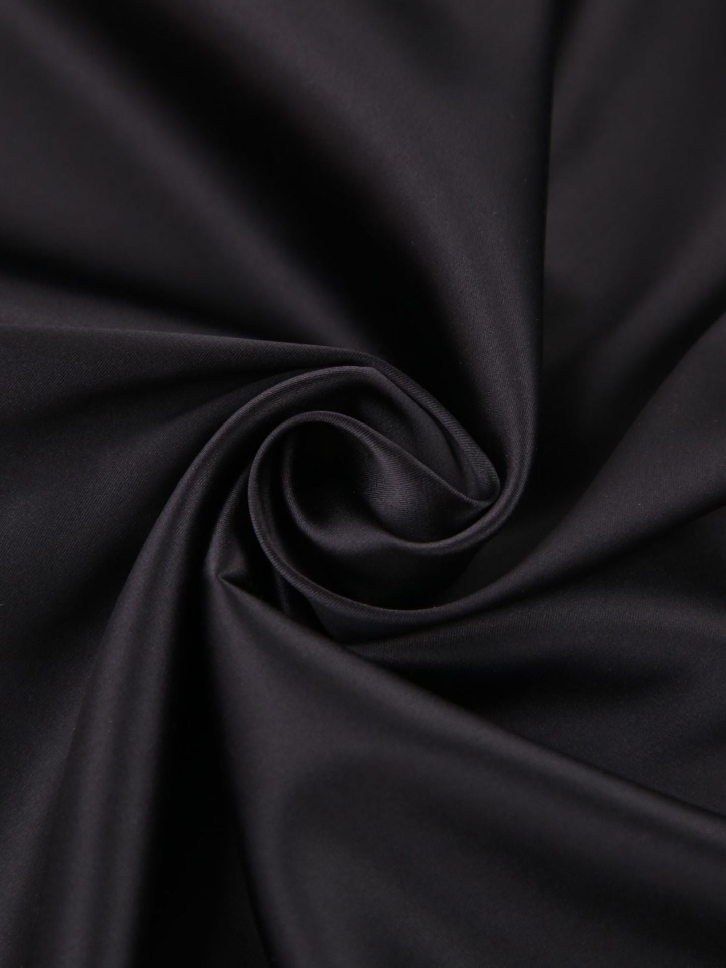 Liora Satijnen Korte Jurk met Mock Neck