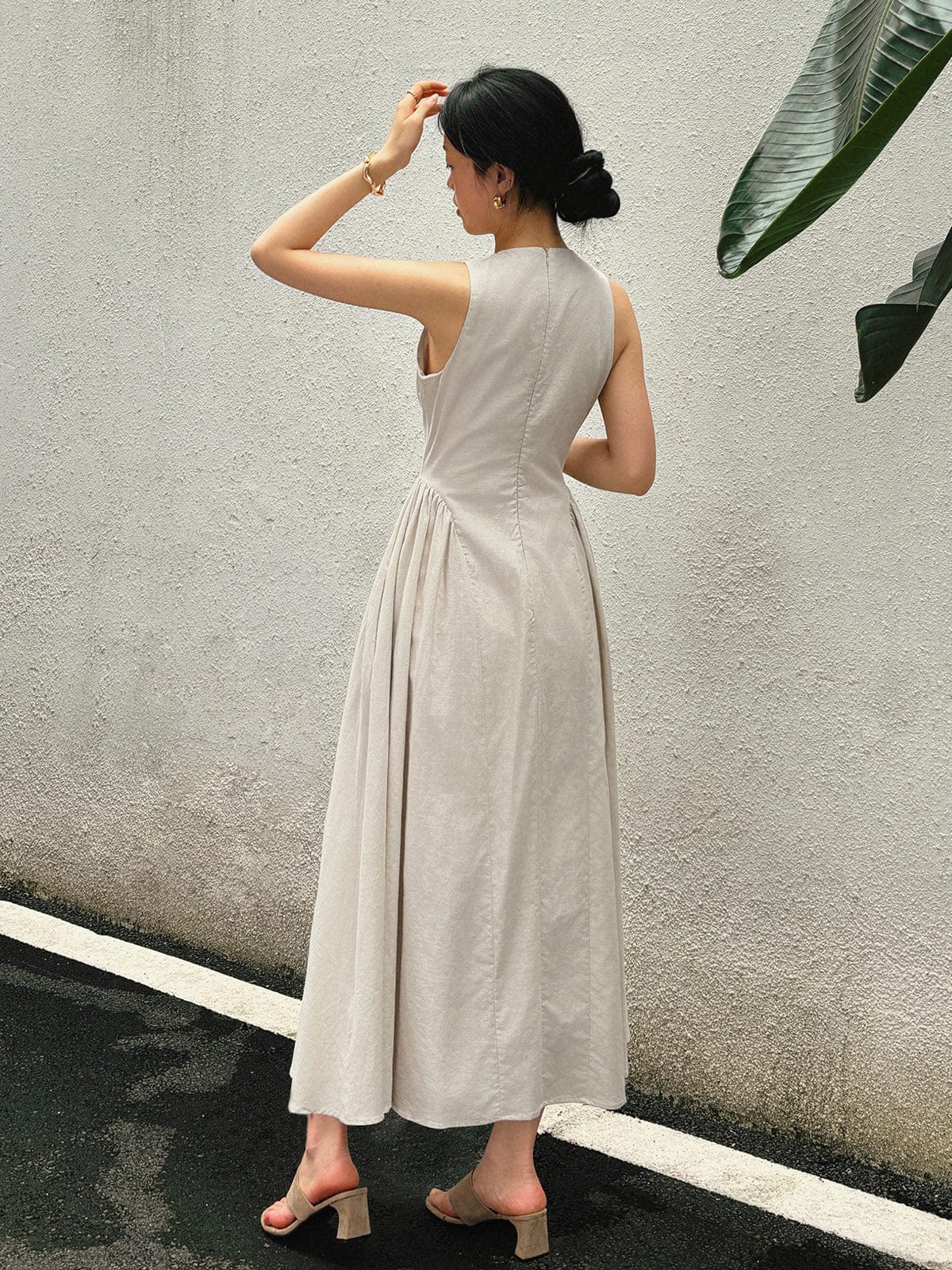 Elegante Lange Jurk Met Open Halslijn