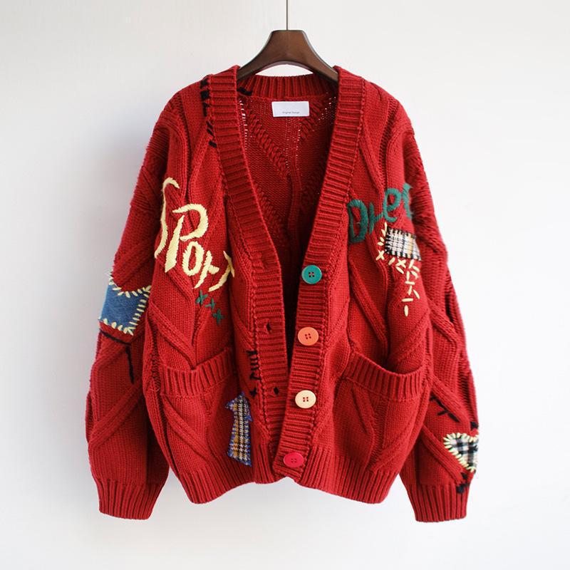 Damescardigan – Oversized Pasvorm –Grof gebreid – Borduursels – Kleurrijke Knopen
