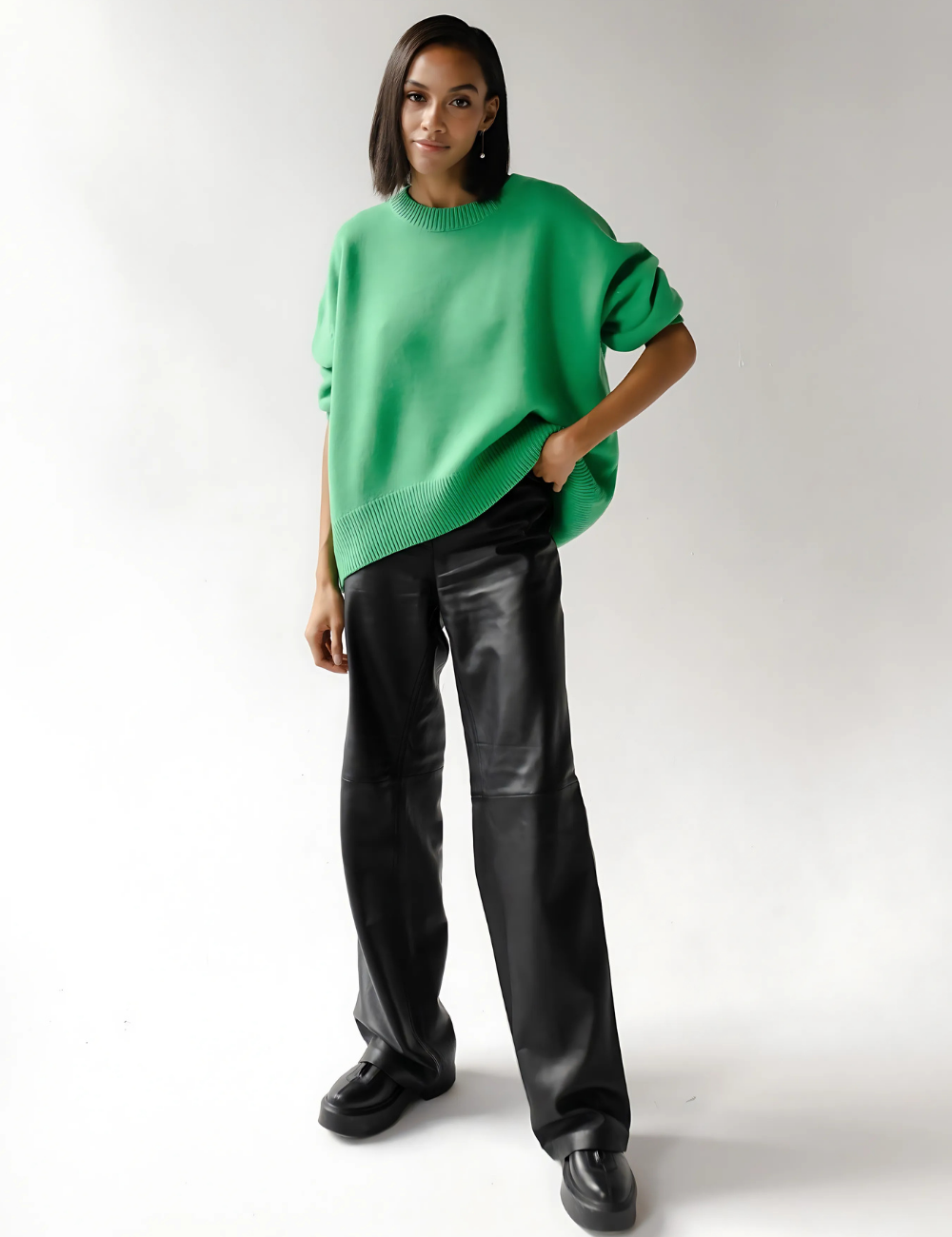 Women's Sweatshirt – Oversized Relaxed Fit – Soft Knit – Round Neck – Ribbed Cuffs