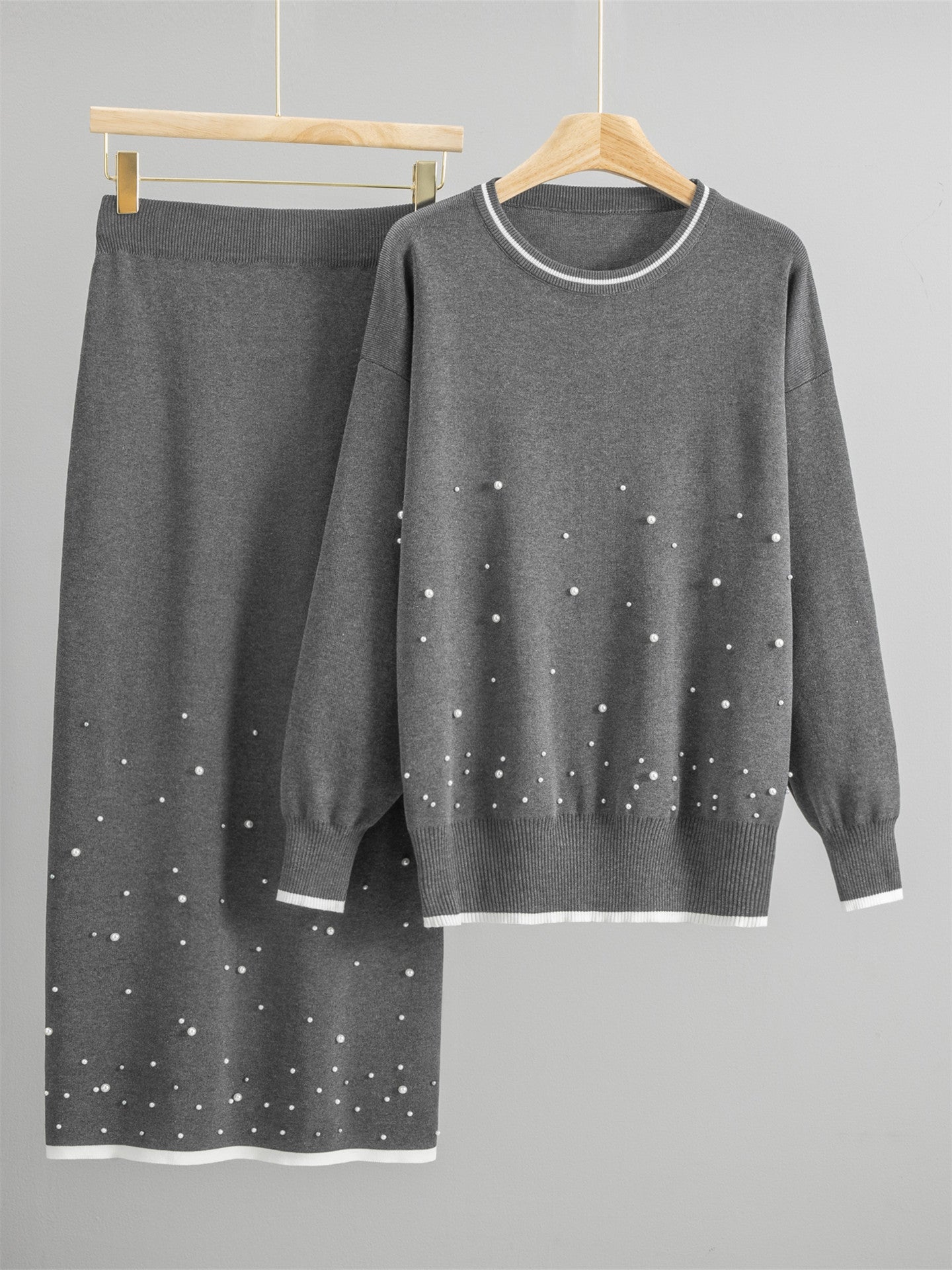 Dames Twinset – Gebreid – Loose Fit Top met Kralen – Slim Fit Midi Rok