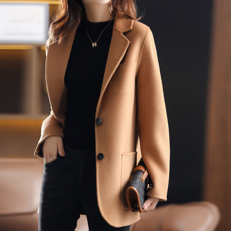 Damesblazer – Wol – Getailleerd Model – Notch Revers – Twee Knoopsluiting – Heuplengte