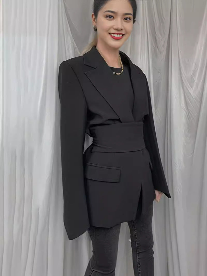 Dames blazer – Lang model – Getailleerde pasvorm – Strikceintuur – Reverskraag