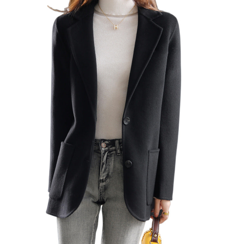 Damesblazer – Wol – Getailleerd Model – Notch Revers – Twee Knoopsluiting – Heuplengte