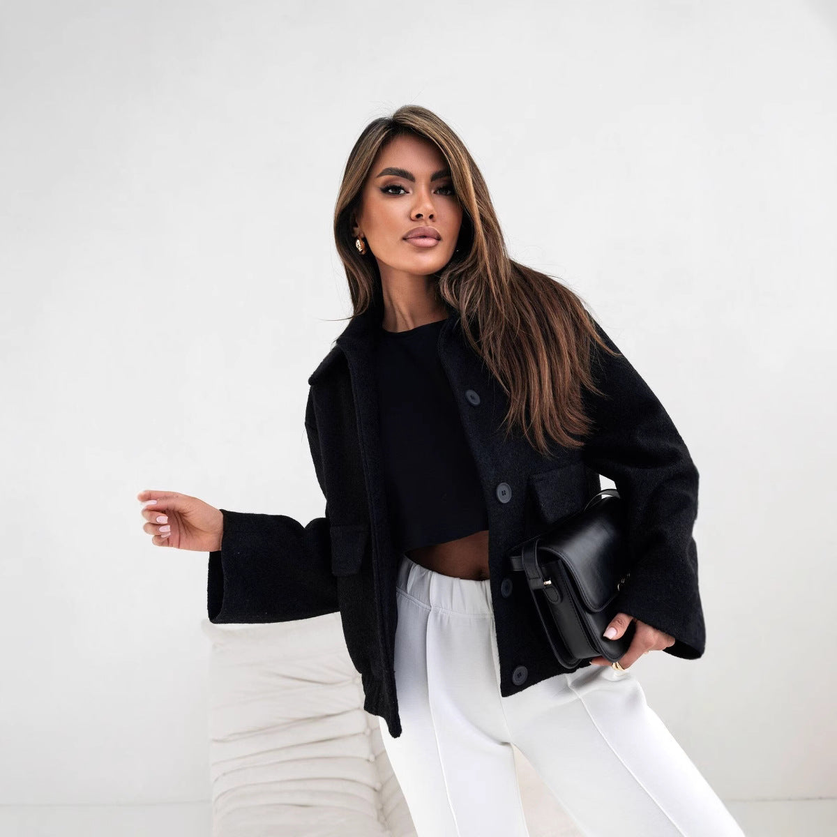 Dames Cropped Jas – Oversized Relaxte Pasvorm – Wolmix – Knoopsluiting – Grote Klepzakken