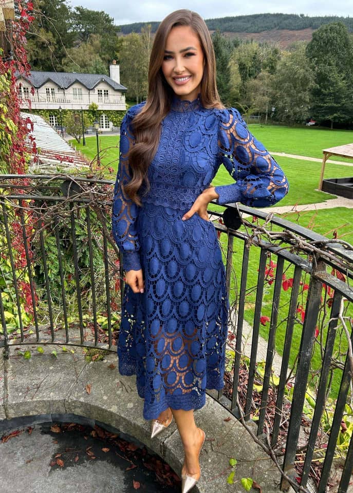 Karin Elegante Kant Maxi Jurk