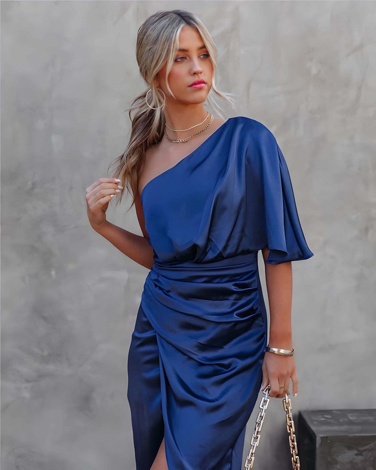 Kyra Elegante Zijde Jurk met Split