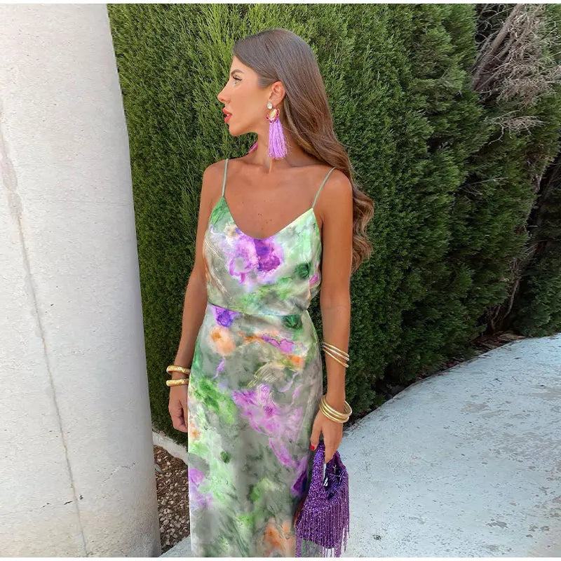Elegante Maxi Jurk met Tie-Dye Print en Losse Sjaal