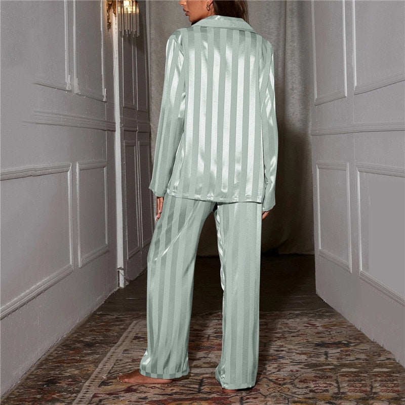 Stijlvolle Zijden Pyjamaset voor Dames