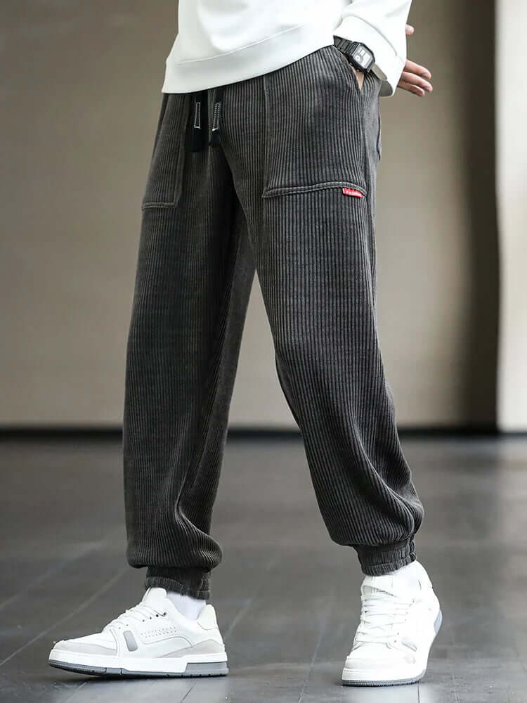 Herenbroek – Corduroy – Relaxte Pasvorm – Tapered Leg – Elastische Taille met Koord