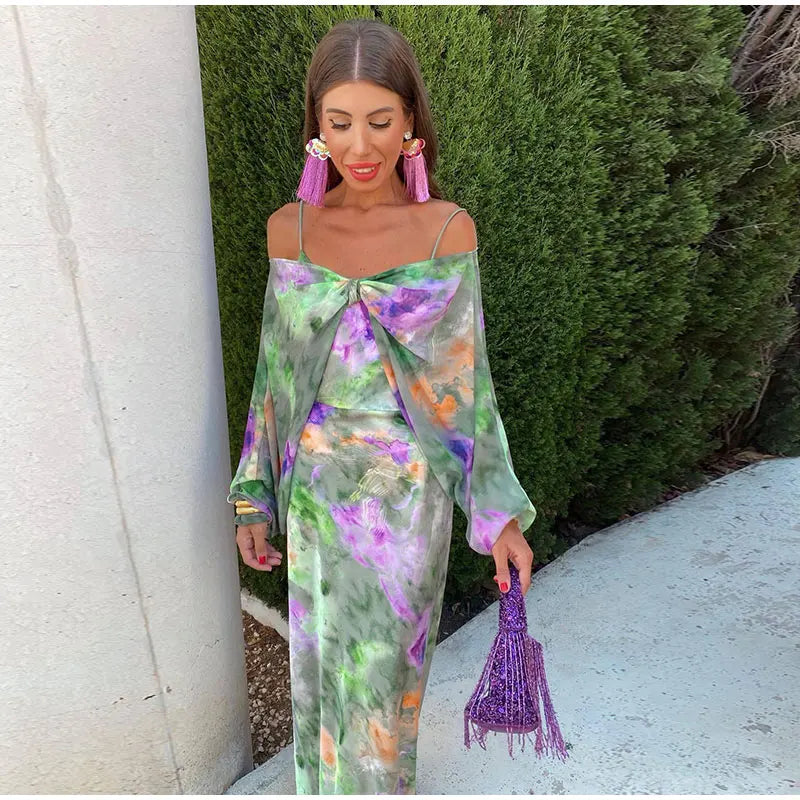 Elegante Maxi Jurk met Tie-Dye Print en Losse Sjaal