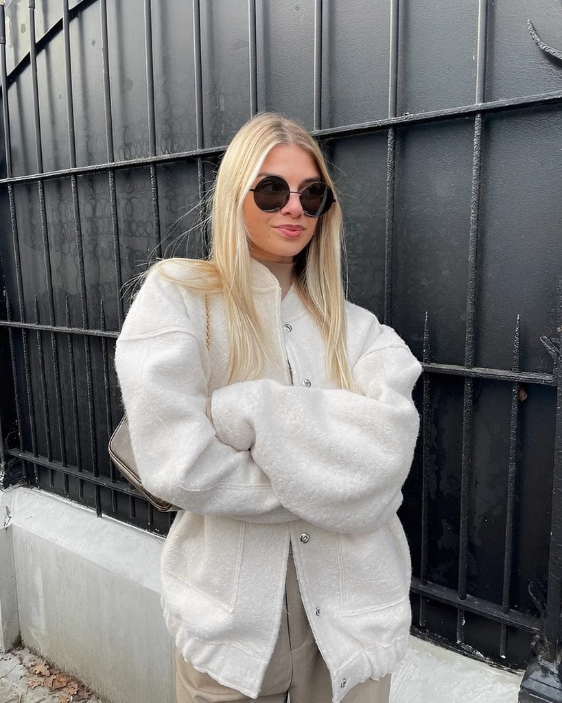 Dames Jas – Oversized Pasvorm – Wollook – Knopen – Opgestikte Zakken – Heuplengte