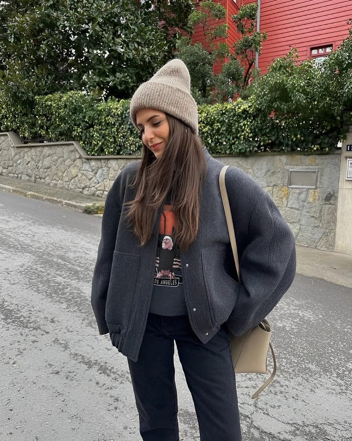 Dames Jas – Oversized Pasvorm – Wollook – Knopen – Opgestikte Zakken – Heuplengte