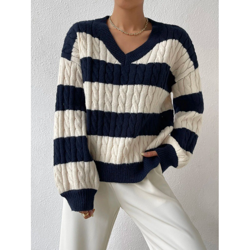 Women's sweatshirt – Oversized fit – V-neck – Knitted cable pattern – Striped