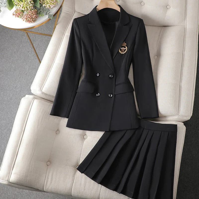 Dames 2-Delige Set – Getailleerde Blazer & Plooirok – Dubbelrijig – Wolmix – Crestdetail – Heuplengte