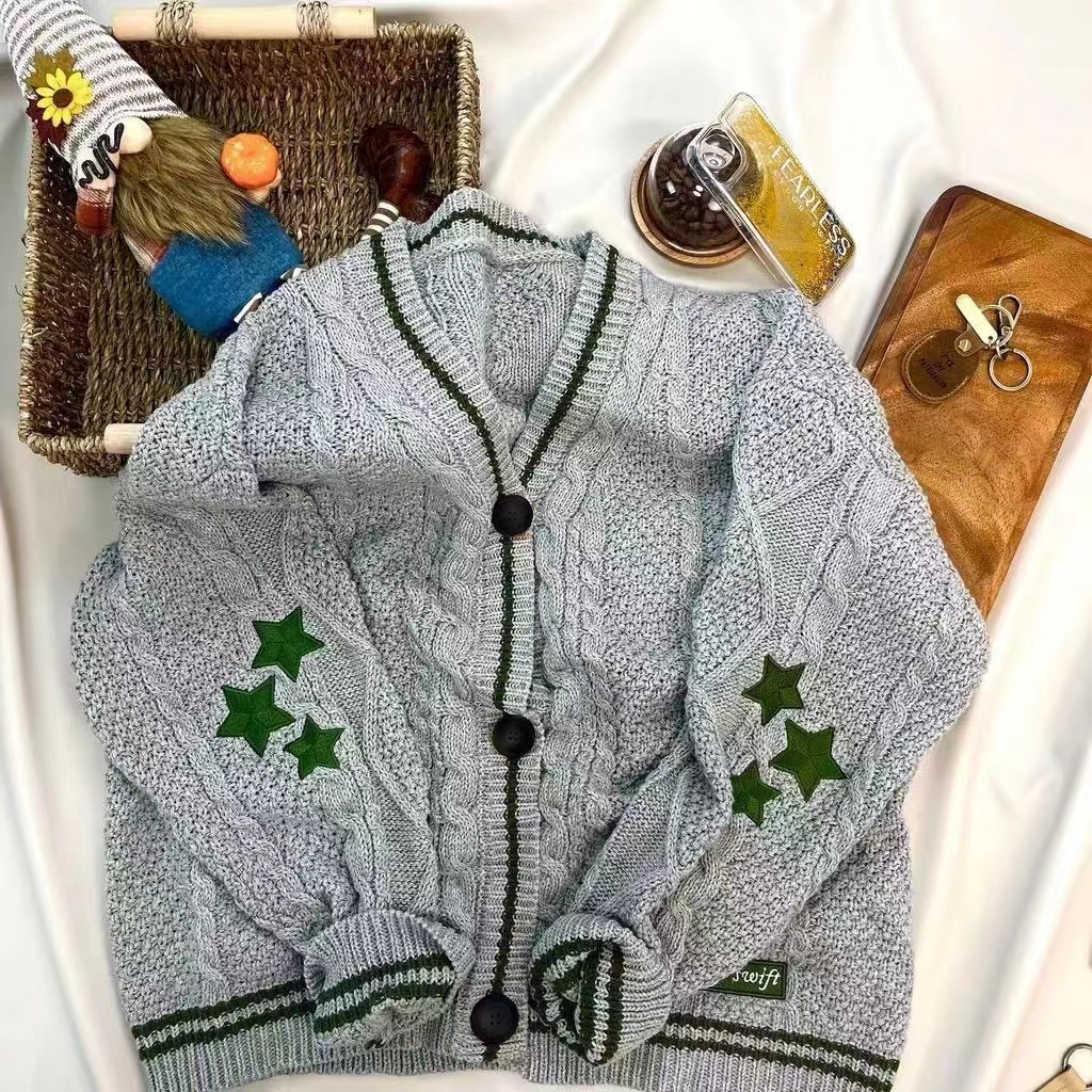 Dames Cardigan – Oversized Pasvorm – Wol Gebreid – V-Hals – Kabelpatroon – Sterdetails