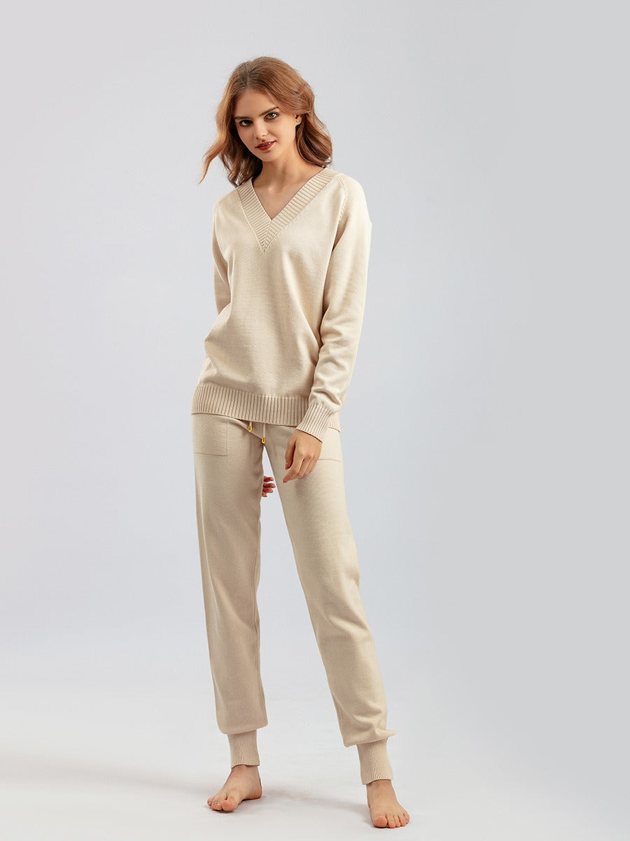 Ladies Two-Piece Set – Knitted V-Neck Sweater – Ribbed Jogging Pants – Relaxed Fit