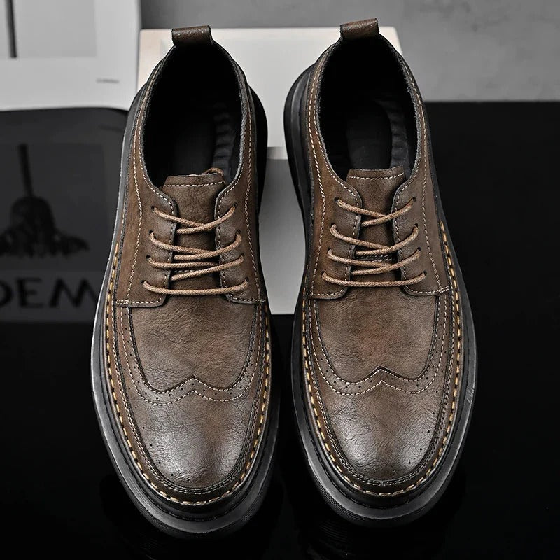 Heren veterschoenen – Distressed leer – Chunky zool – Contrasterende stiksels