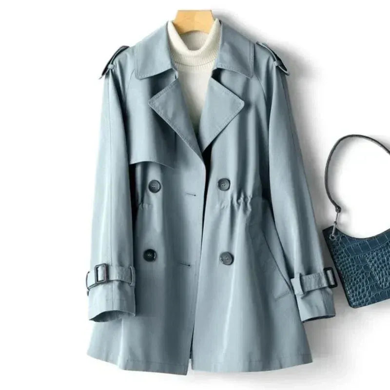 Dames trenchcoat – Getailleerde pasvorm – Dubbelrijig – Epauletten en ceintuurmouwen