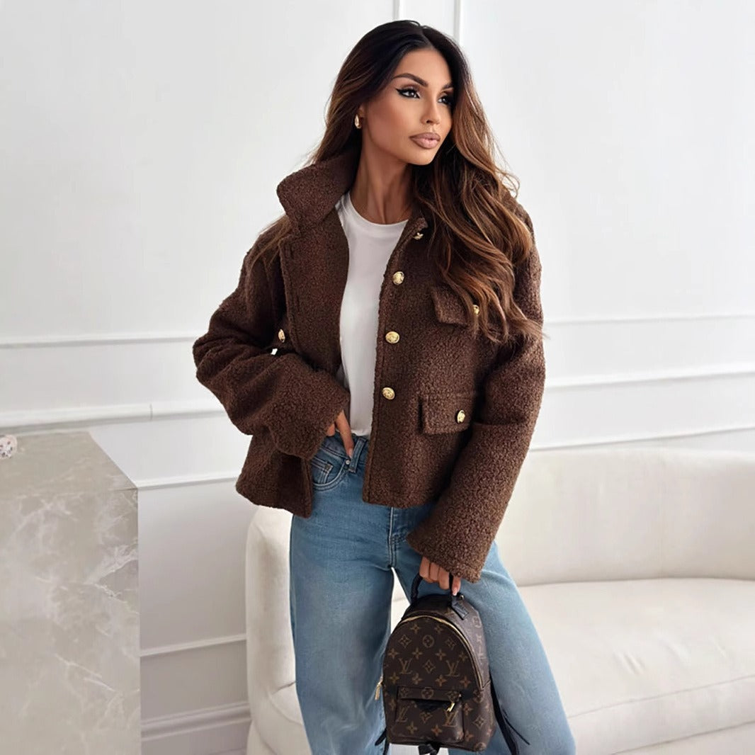 Dames Jas – Relaxed Fit – Plush Textuur – Metalen Knopen – Borstzakken