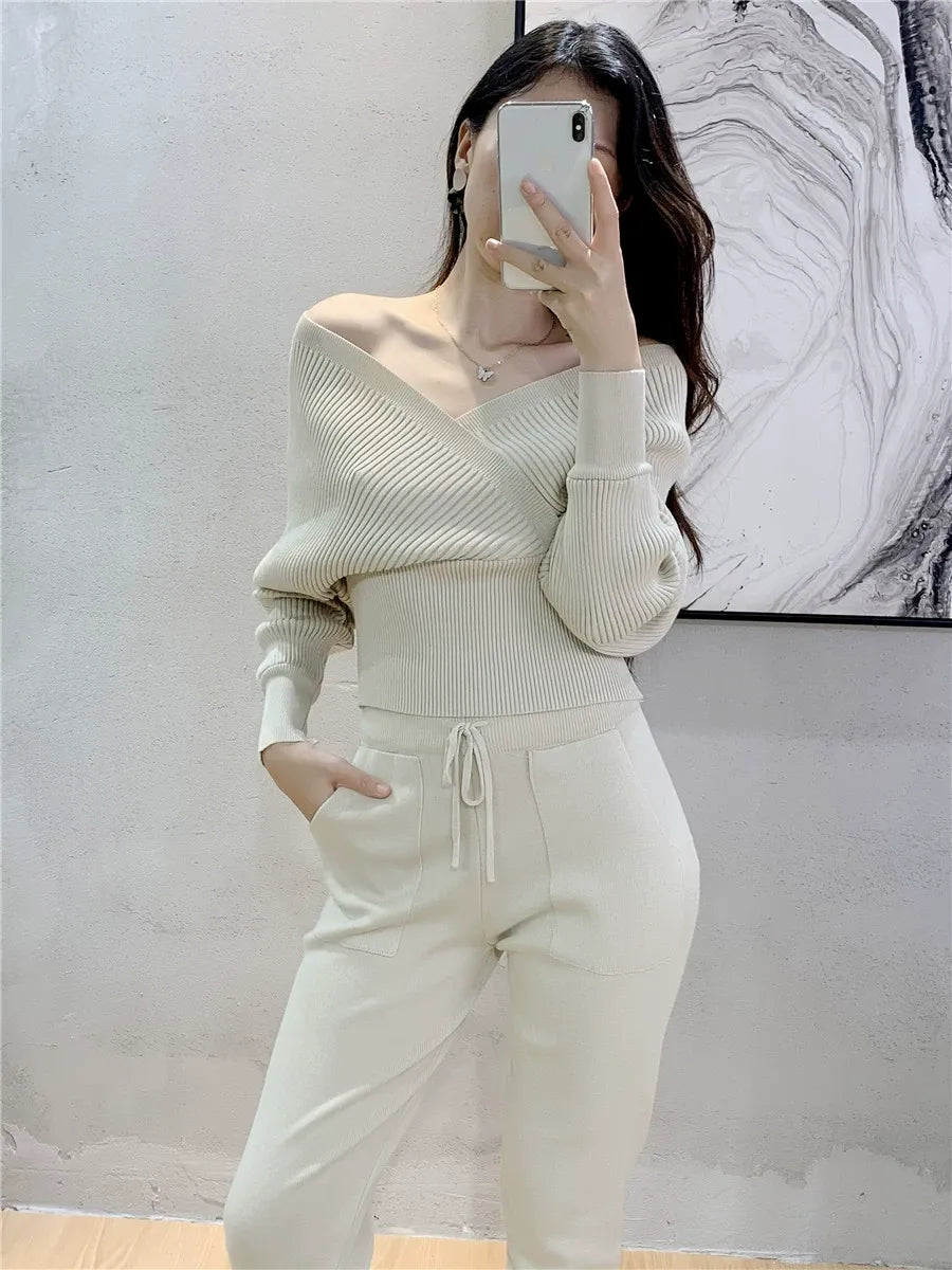 Women's Two-Piece Set – Ribbed Wrap Top – Slim Fit – Tapered Jogging Pants