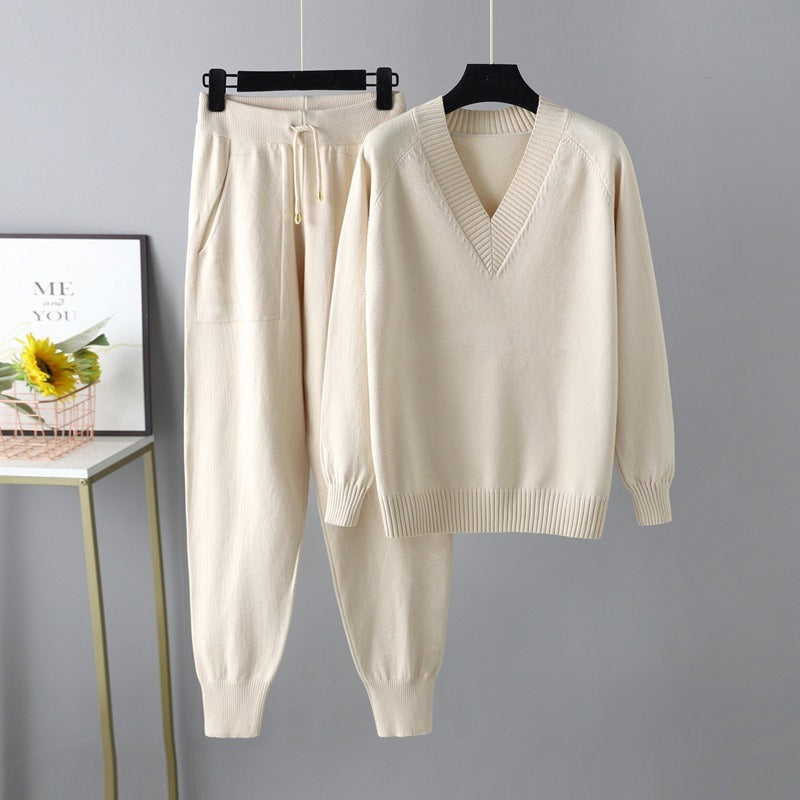 Dames Two-Piece Set – V-hals Trui – Joggingbroek – Relaxte Pasvorm – Zachte Knit Ribdetails