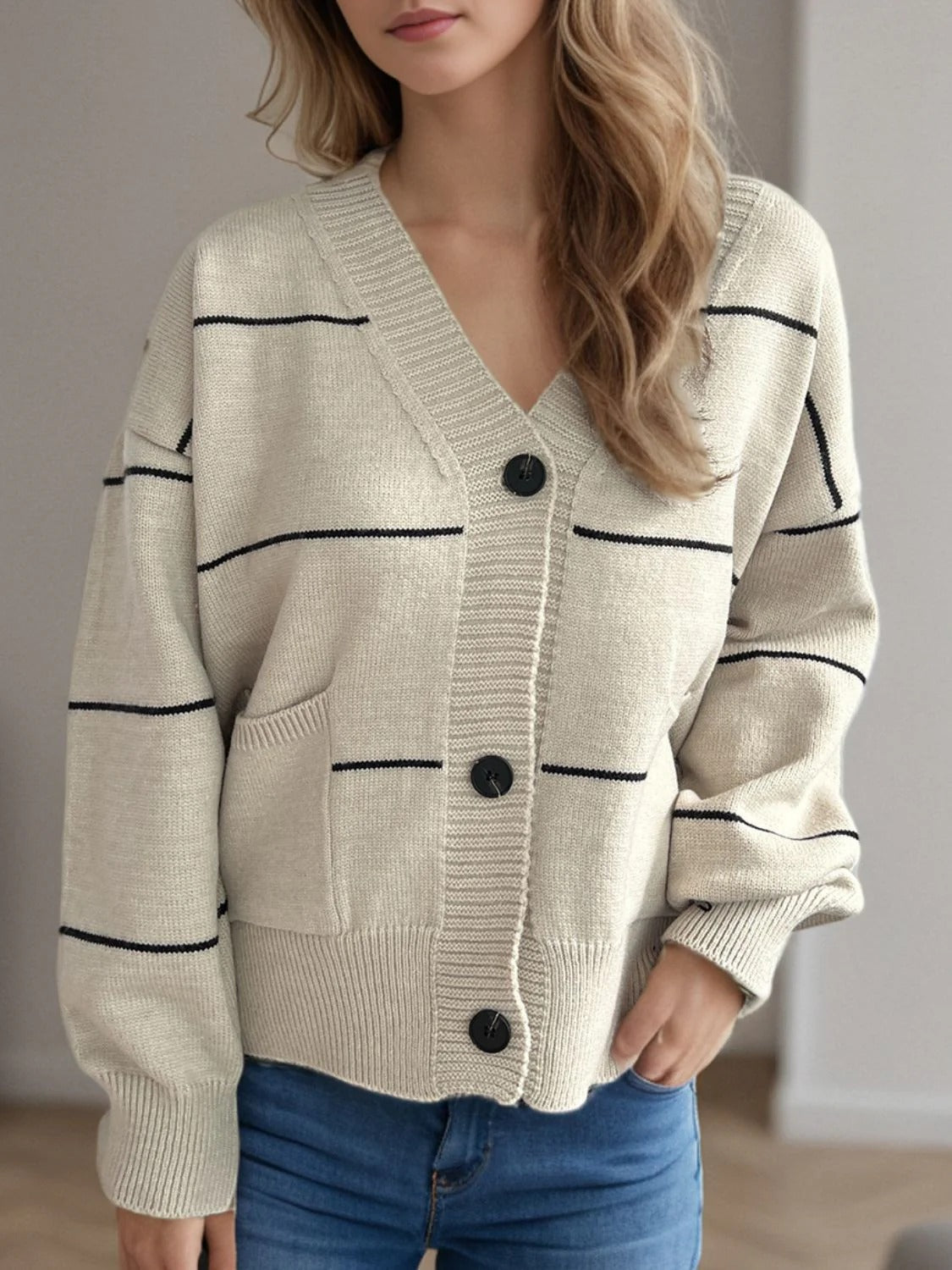 Damesvest – Los Model – V-hals – Geribde Boorden – Gestreept Breisel – Zakdetails