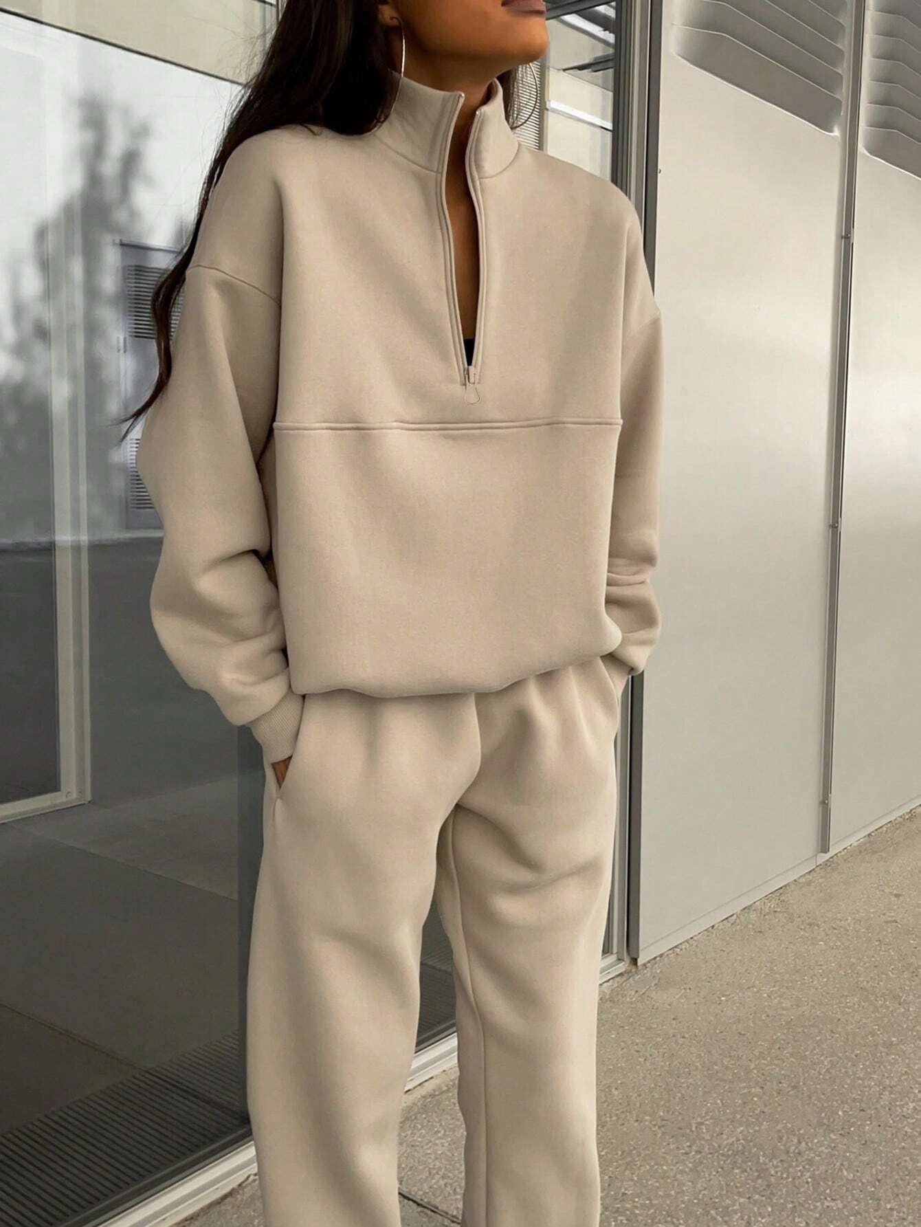 Dames Loungepak – Oversized Trui met Kwart-Rits – Tapered Broek met Hoge Taille - Outfit Sets
