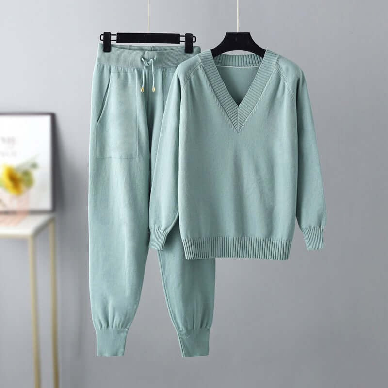Dames Two-Piece Set – V-hals Trui – Joggingbroek – Relaxte Pasvorm – Zachte Knit Ribdetails