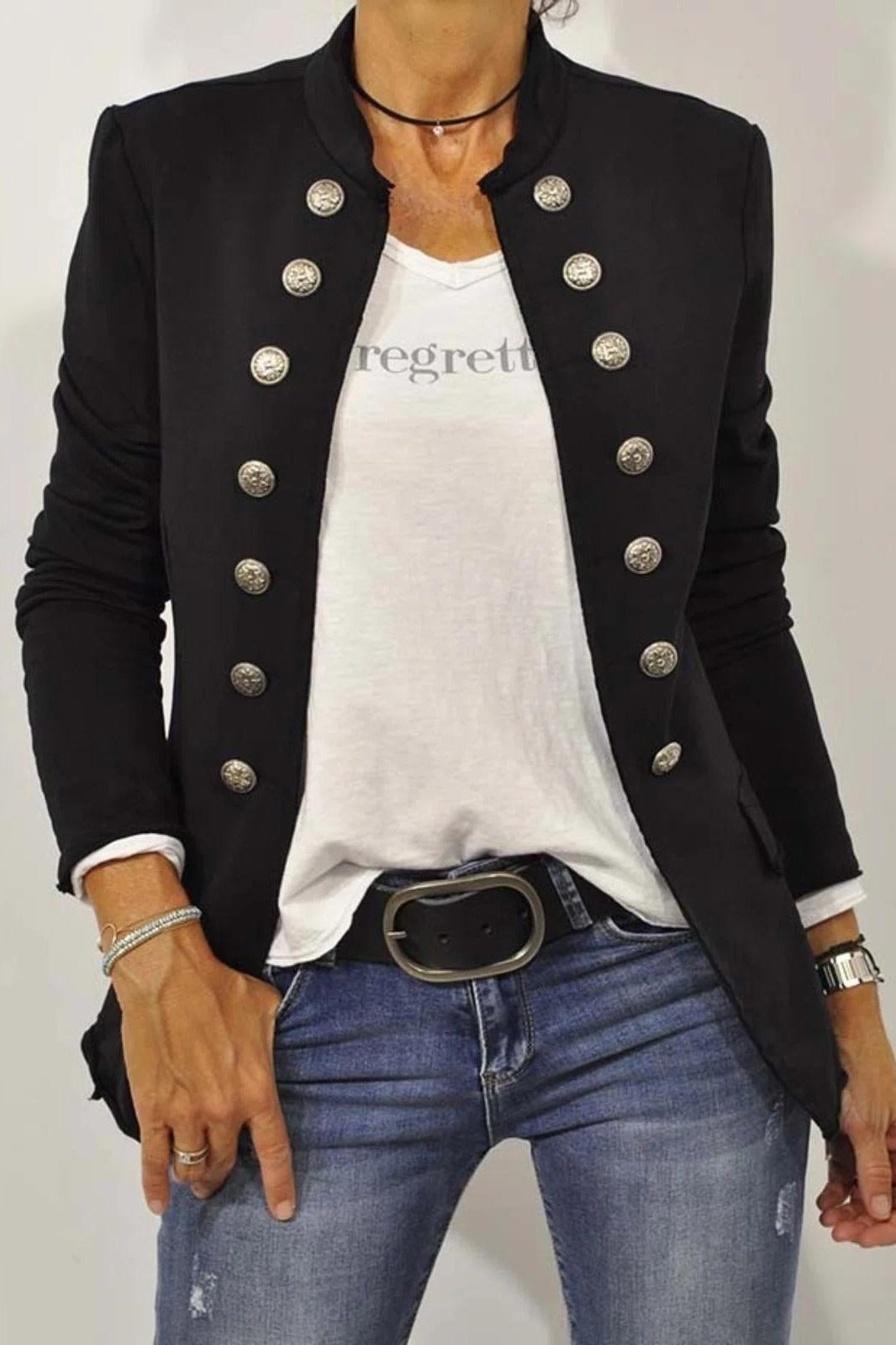 Damesblazer – Nauwsluitende Pasvorm – Wollook – Dubbelrijige Sluiting – Opstaande Kraag